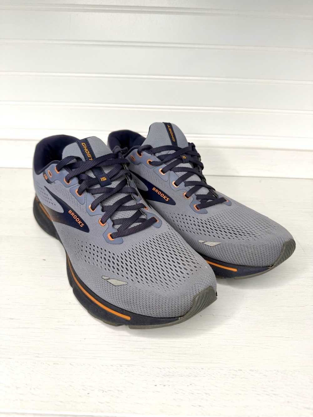 Men's Brooks Ghost 15 in Flintstone/Peacoat/Oak Color. 12M  1103931D025